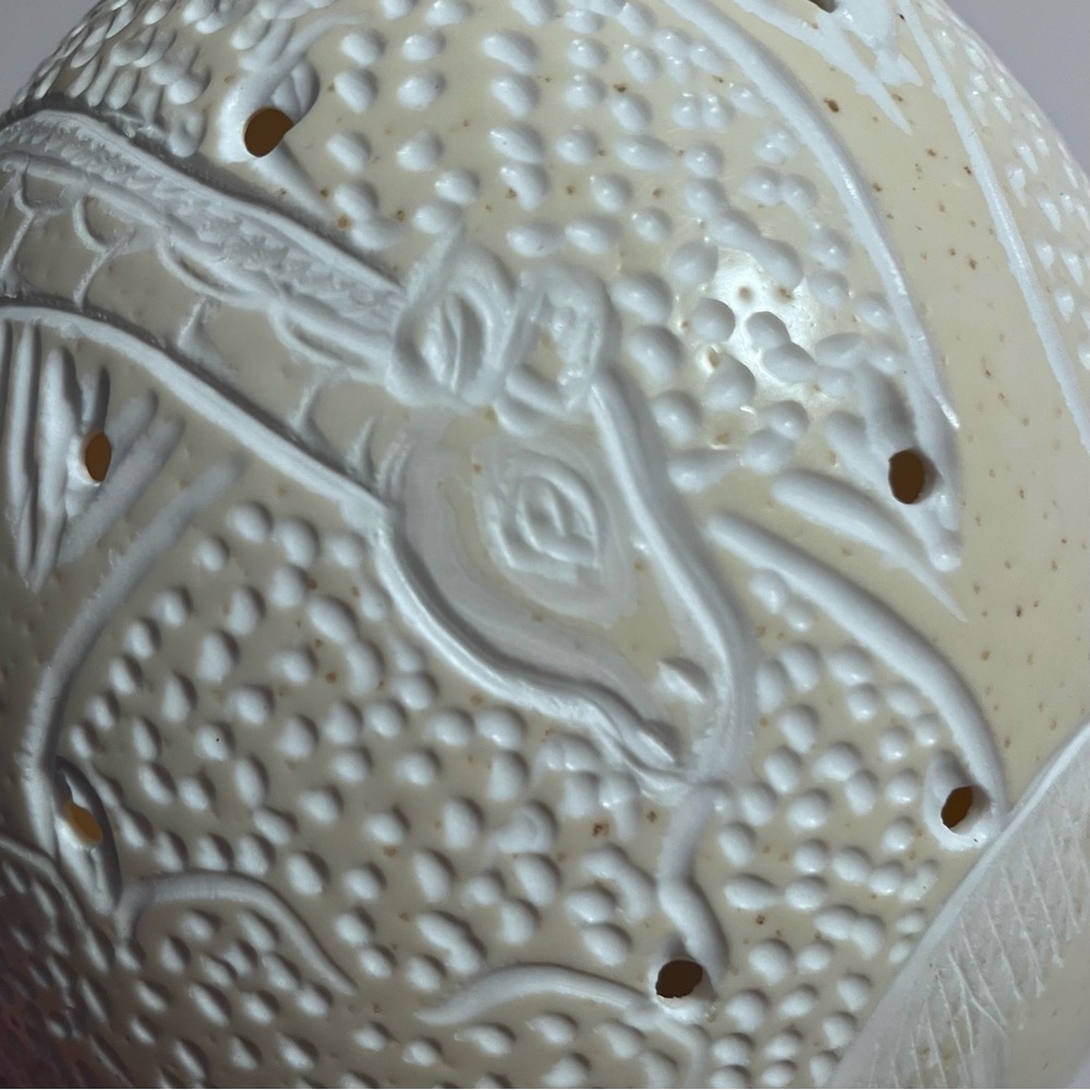Carved OSTRICH EGG / Giraffe & TWO ELEPHANTS Walking In Savannah / SOUTH AFRICA - Picture 7 of 11